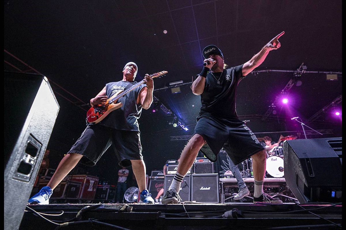 suicidal-tendencies-09