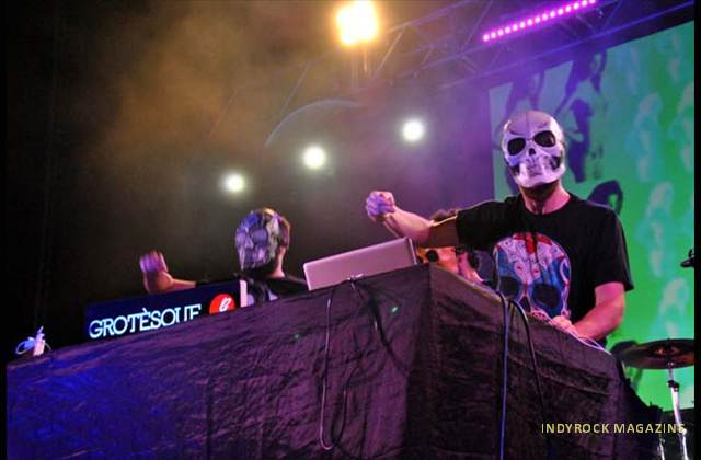Grotesque 1