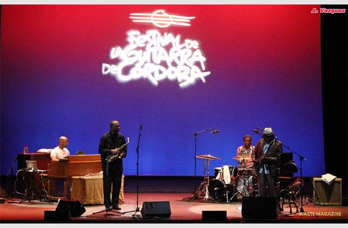 jamescarter-trio_louiswalker
