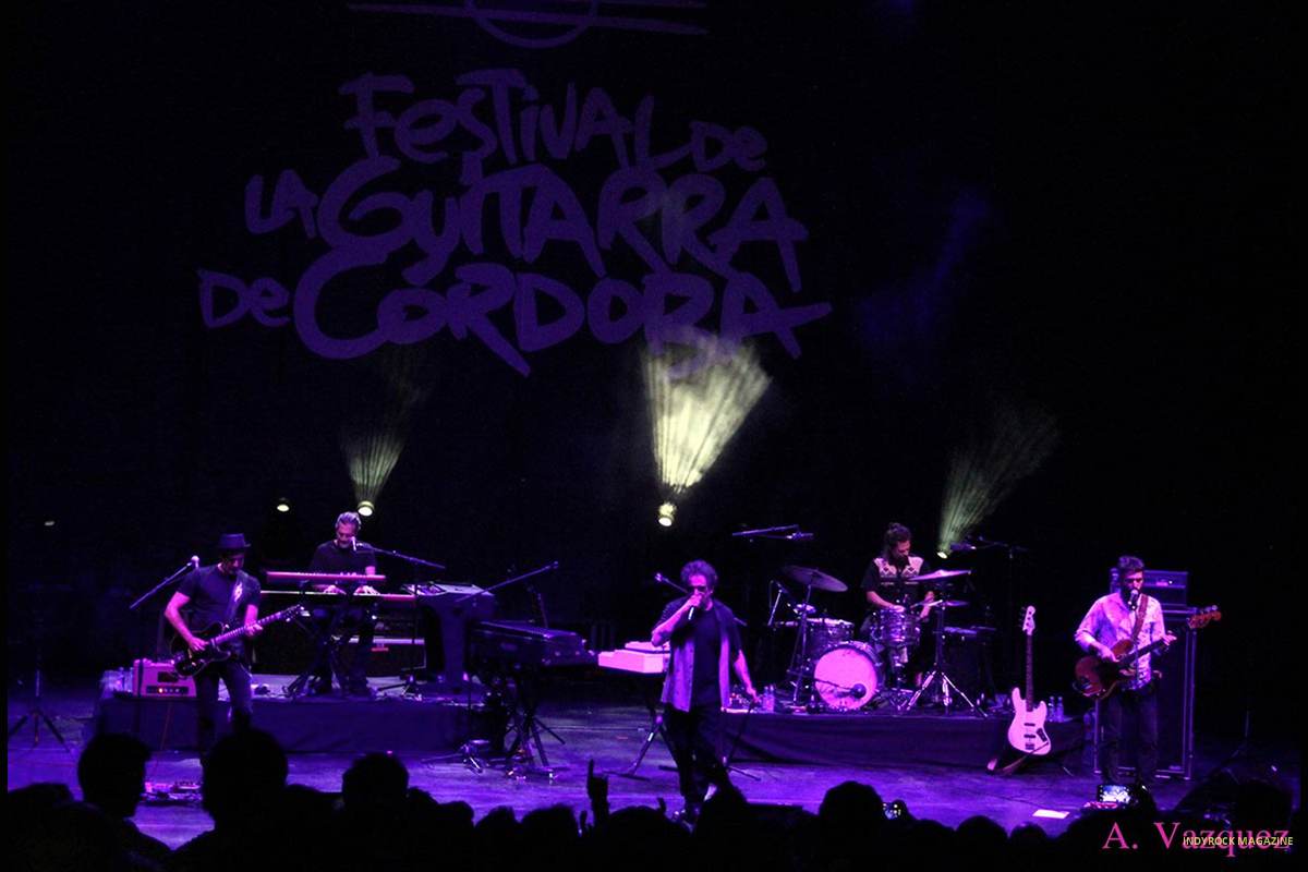 calamaro-f-guitarra-cordoba-1