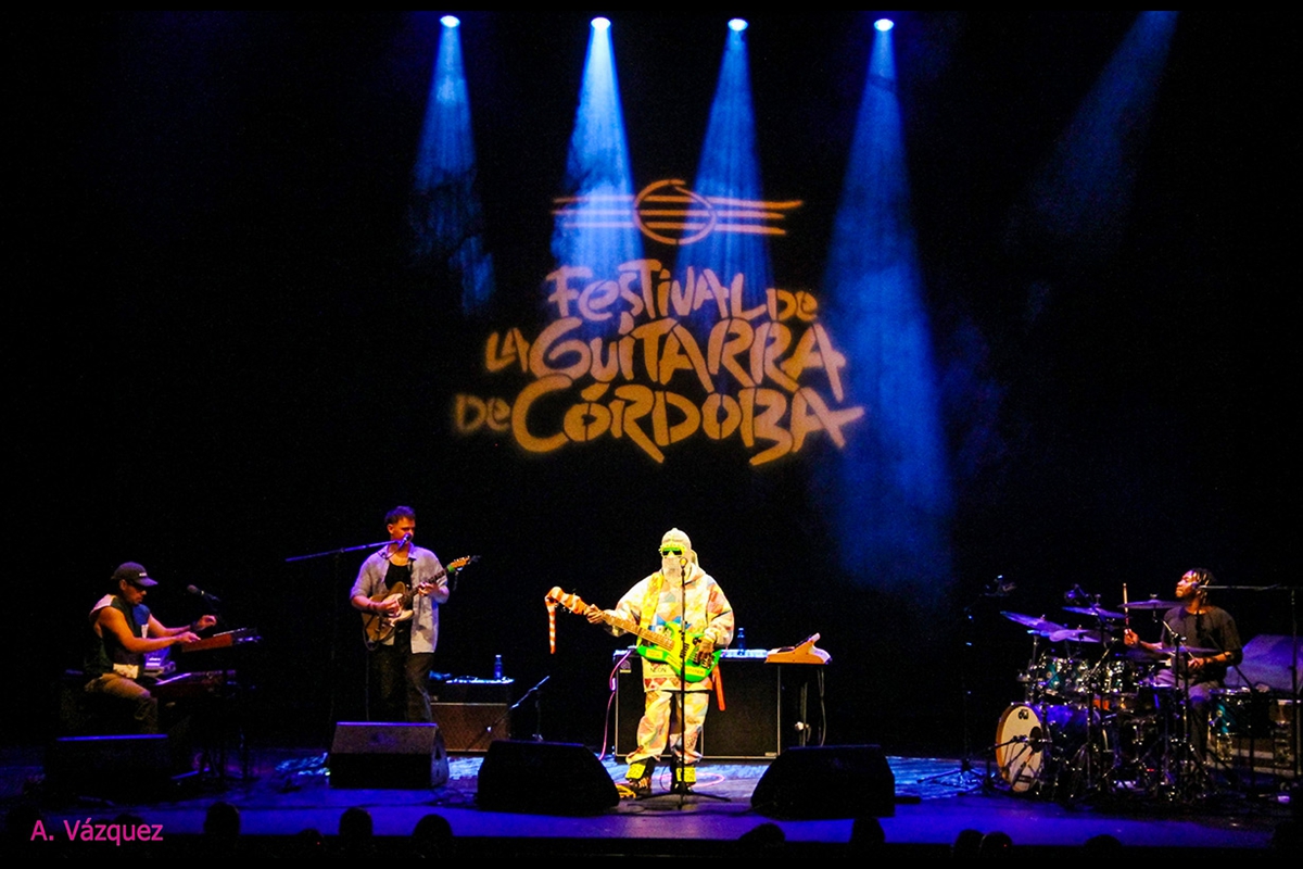 Mono_Neon_FestivalGuitarraCordoba_2026_06