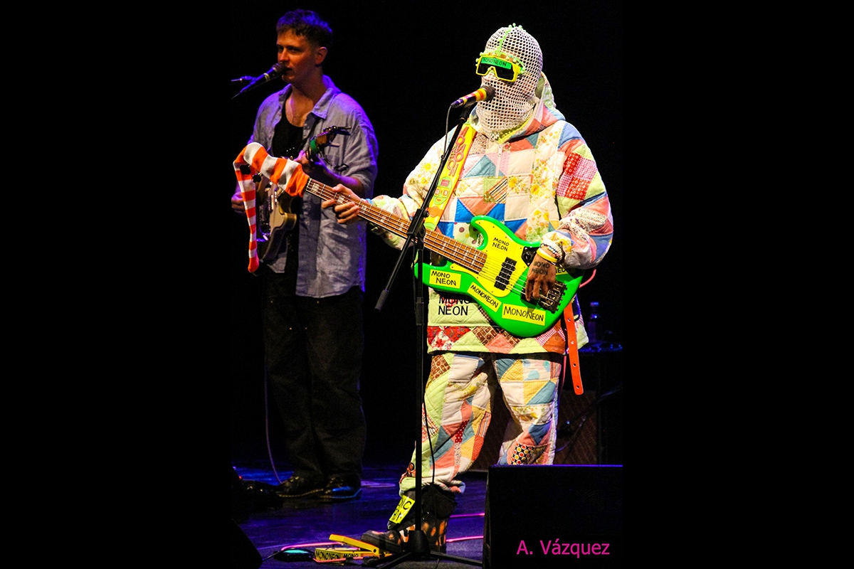 Mono_Neon_FestivalGuitarraCordoba_2026_07