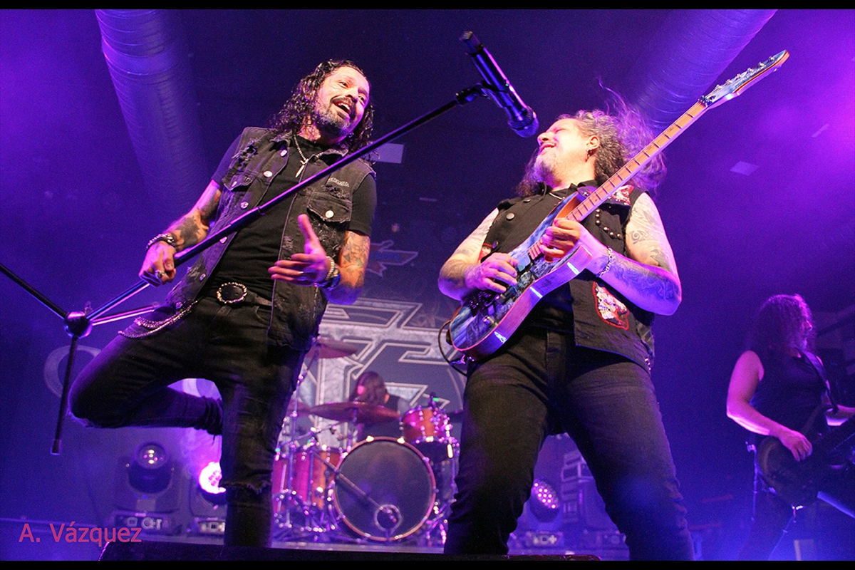 Gus G y Ronnie Romero