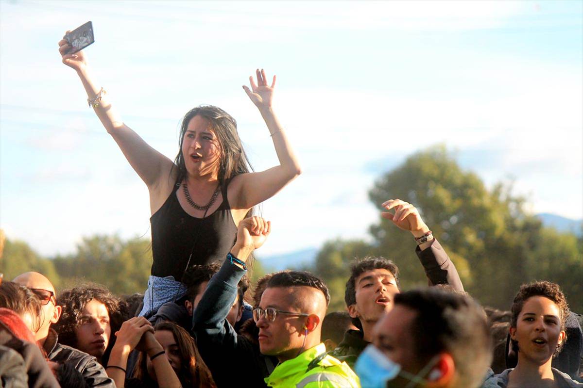 PEOPLE13