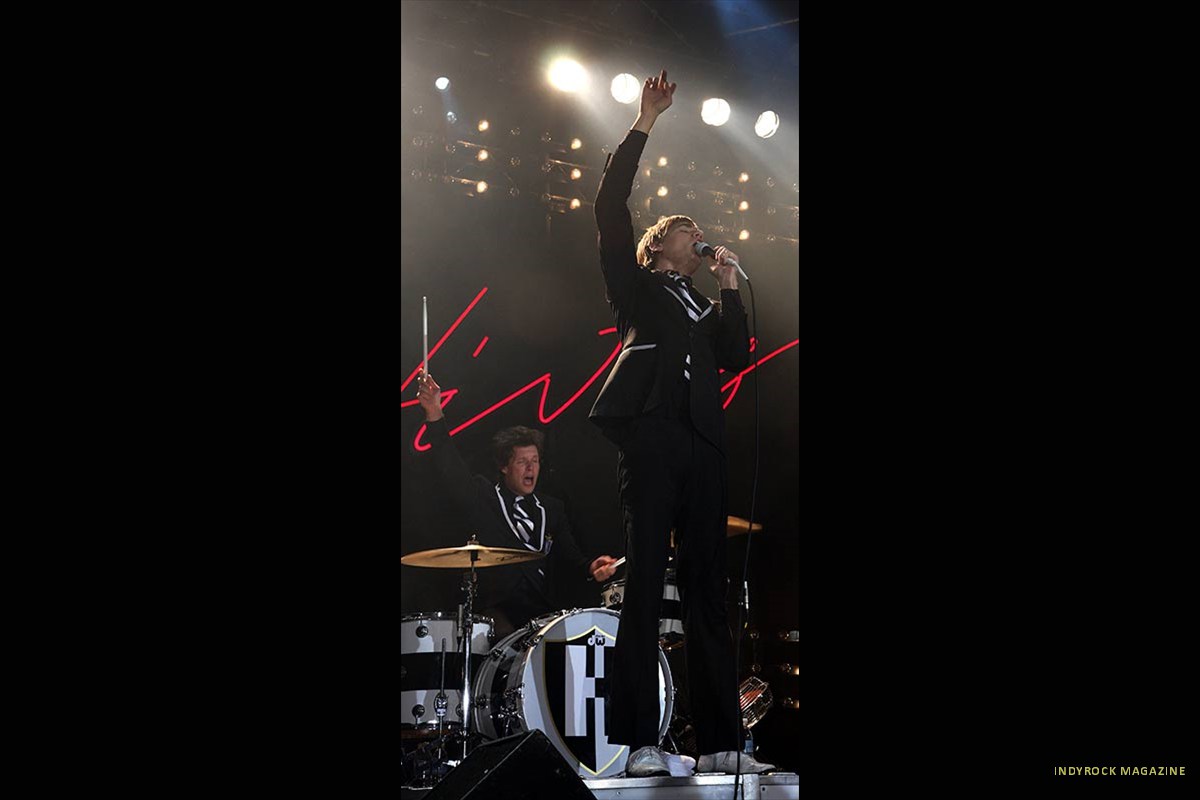 thehives08-9
